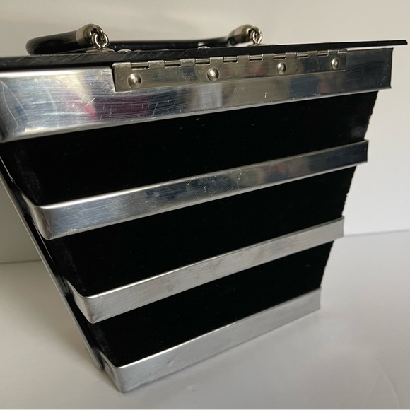 Vintage 1950s chrome, black lucite & velvet Dorset Rex of Fifth Avenue purse - Picture 6 of 16